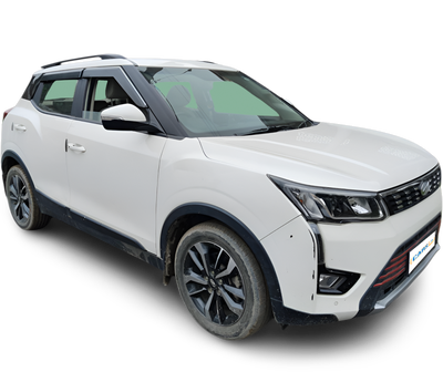 Mahindra XUV300-img